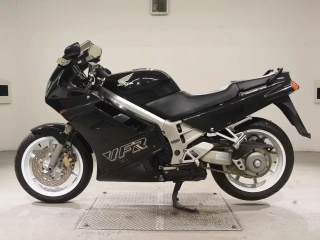 Honda VFR750F-2