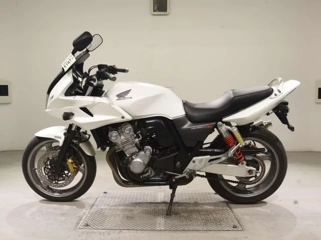 Honda CB400SFV-4 BOLDORABS