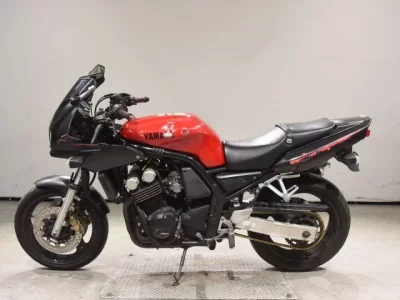 Yamaha FZ400