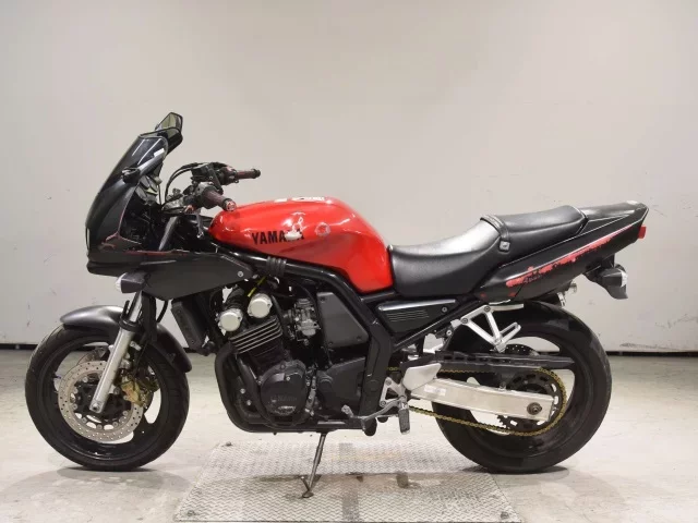 Yamaha FZ400