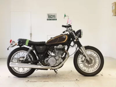 Yamaha SR400-3