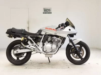 Suzuki GSX250 KATANA