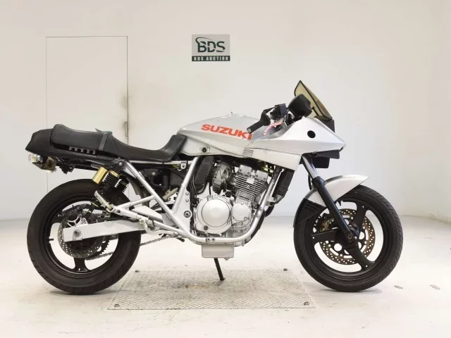 Suzuki GSX250 KATANA