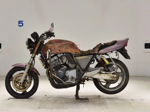Honda CB400SFK SHO LOUIS NOT EQUIPPED