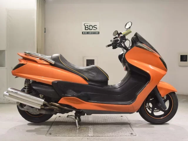 Yamaha MAJESTY 250-3 лот № 5049 оценка 4  с аукциона в Японии