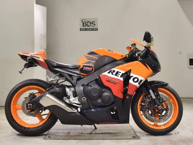 Honda CBR1000RR лот № 2650 оценка 4  с аукциона в Японии