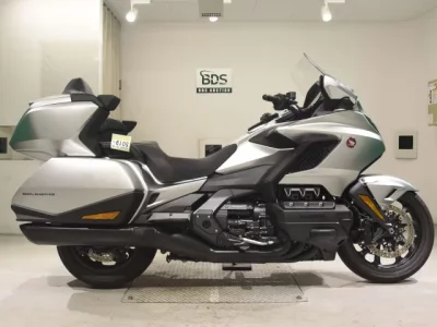 Honda GL1800 TOUR D  с аукциона в Японии
