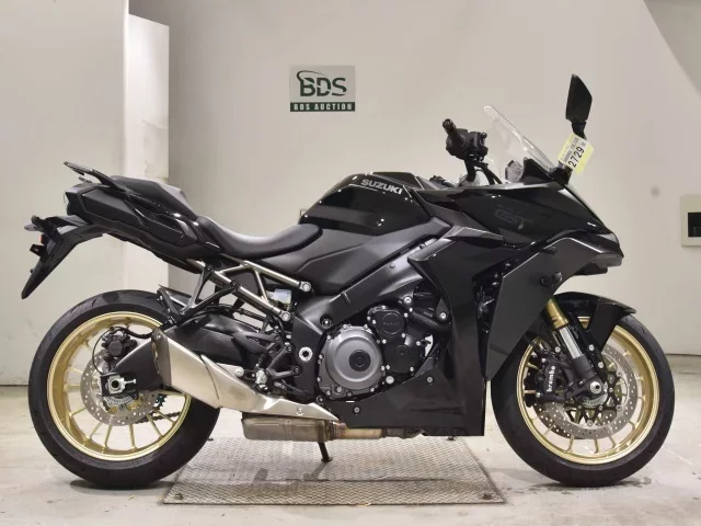 Suzuki GSX-S1000GT лот № 2729 оценка 6  с аукциона в Японии