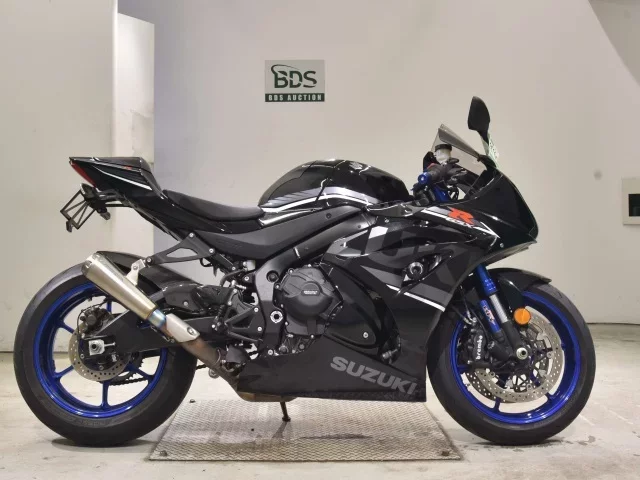 Suzuki GSX-R1000RA лот № 2611 оценка 5  с аукциона в Японии