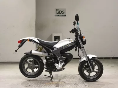 Suzuki TR50S