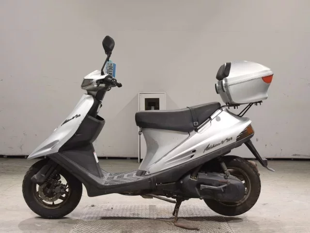 Suzuki ADDRESS V100