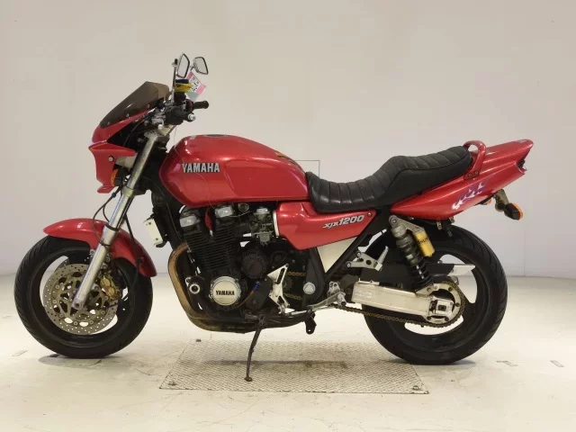 Yamaha XJR1200