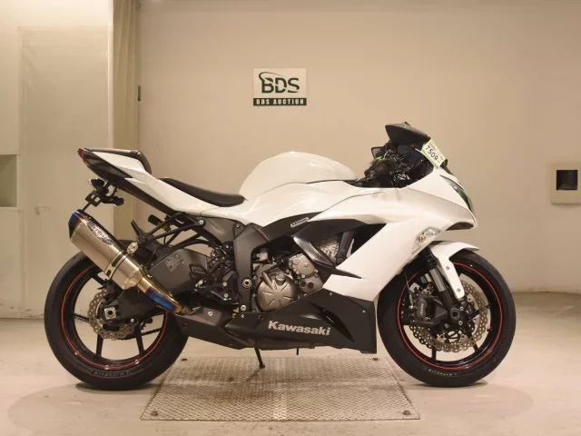 Kawasaki ZX-6R лот № 7509 оценка 4  с аукциона в Японии