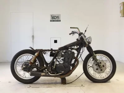 Yamaha SR400-1 SHO LOUIS NOT EQUIPPED