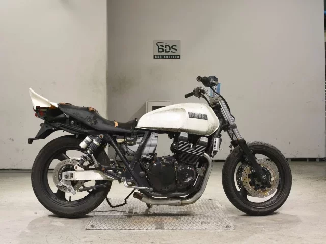 Yamaha XJR400