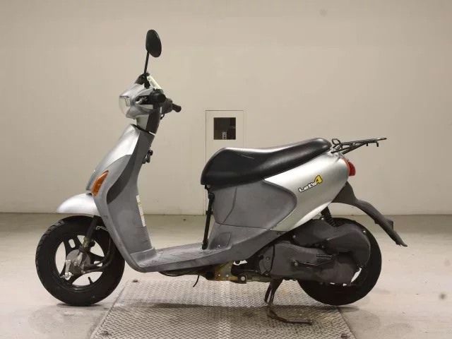 Suzuki LET S4