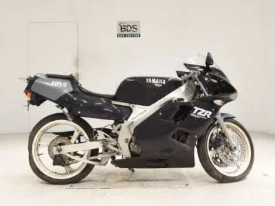 Yamaha TZR250-3 SHO LOUIS NOT EQUIPPED