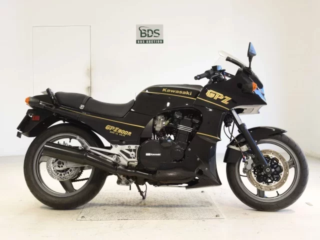 Kawasaki GPZ900R