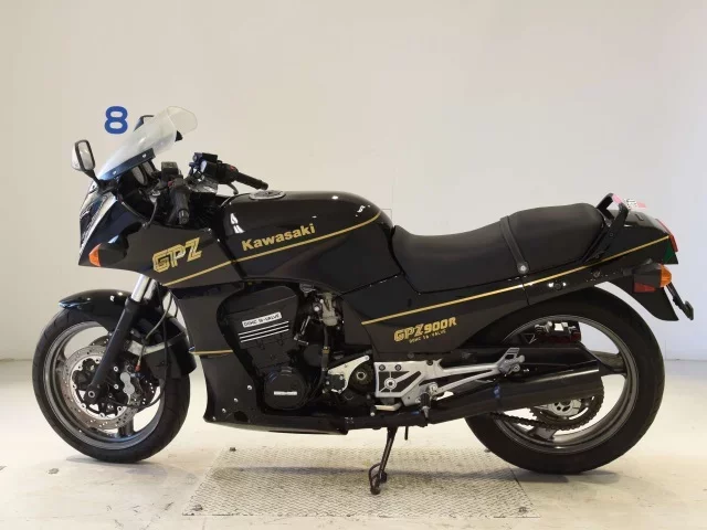 Kawasaki GPZ900R