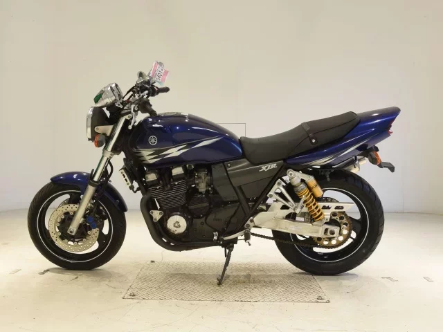 Yamaha XJR400R-3
