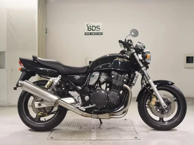 Suzuki INAZUMA 400 лот № 5157 оценка 4  с аукциона в Японии