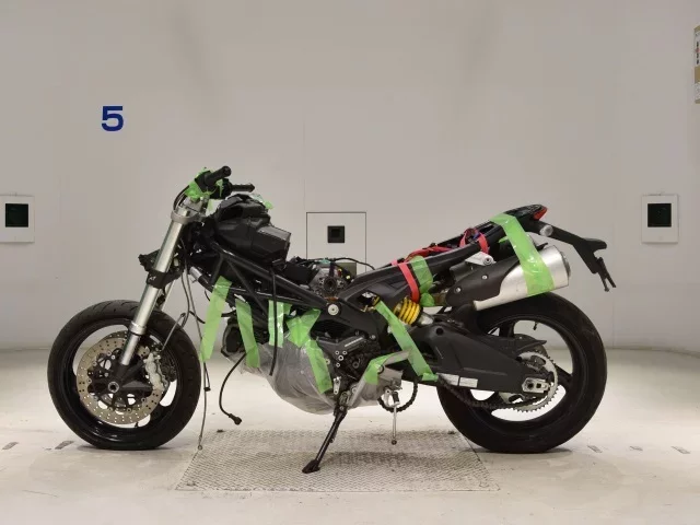 Ducati DUCATI MONSTER 696