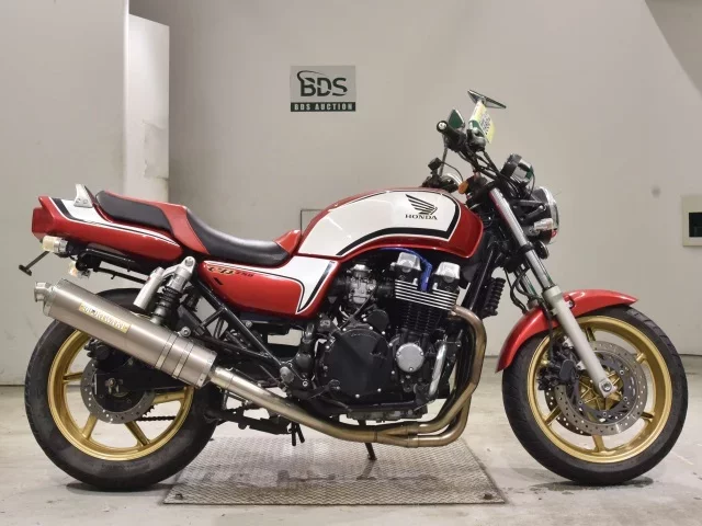 Honda CB750 лот № 2680 оценка 4  с аукциона в Японии