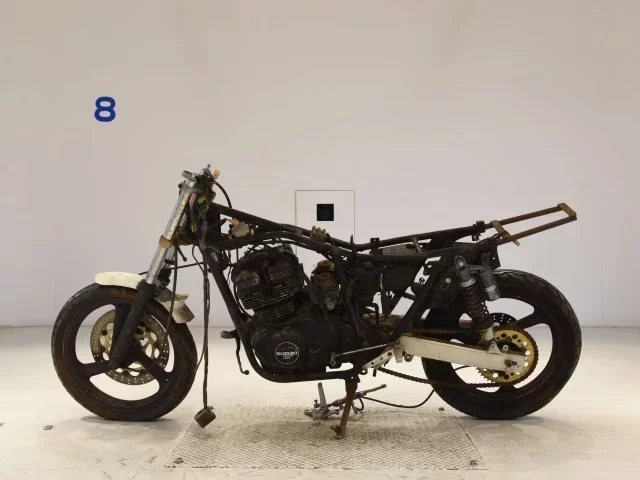 Suzuki GSX250E SHO LOUIS NOT EQUIPPED