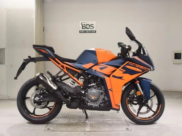 KTM  RC390 лот № 5080 оценка 7  с аукциона в Японии