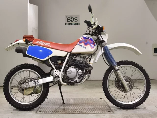 Honda XR250R лот № 2676 оценка 5  с аукциона в Японии