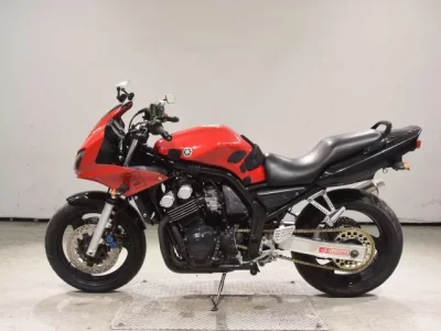 Yamaha FZS600 FEATHER
