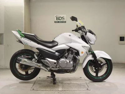 Suzuki GSR250  с аукциона в Японии