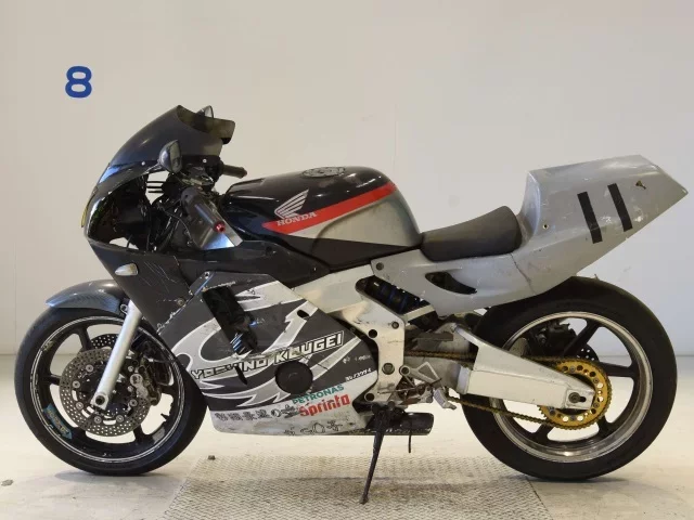 Honda CBR250RR SHO LOUIS NOT EQUIPPED