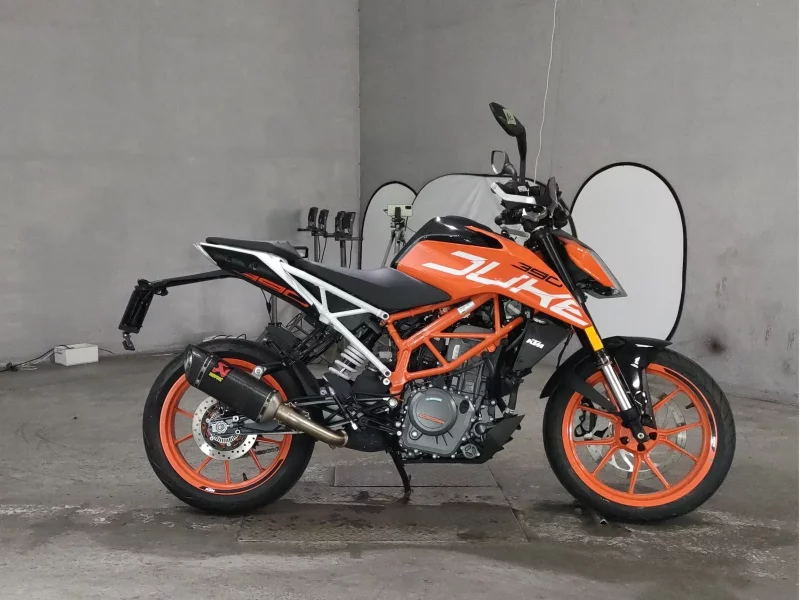 KTM  390 DUKE лот № 8074 оценка 4.5  с аукциона в Японии