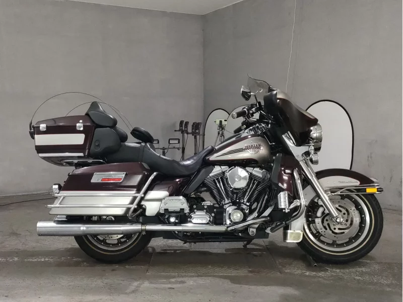 Harley-Davidson HARLEY FLHTCU1580