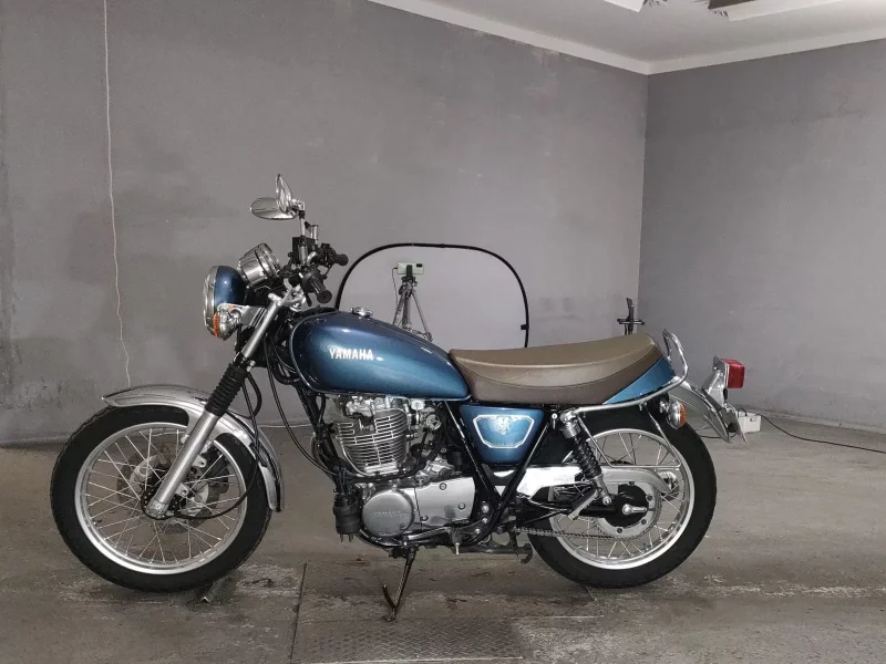 Yamaha SR400-1