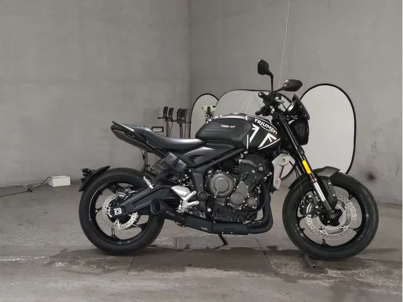 Triumph  TRIDENT 660 лот № 7173 оценка 4  с аукциона в Японии
