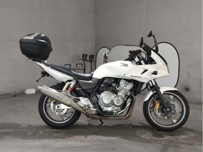 Honda CB400SFV-4 BOLDOR лот № 7212 оценка 4  с аукциона в Японии