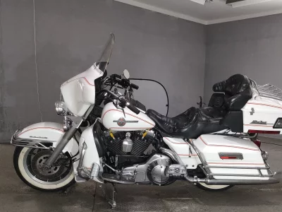 Harley-Davidson HARLEY FLHTCU1340