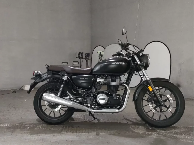 Honda GB350 лот № 8354 оценка 4.5  с аукциона в Японии