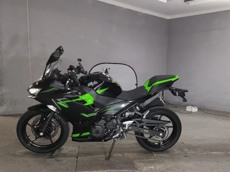 Kawasaki NINJA400