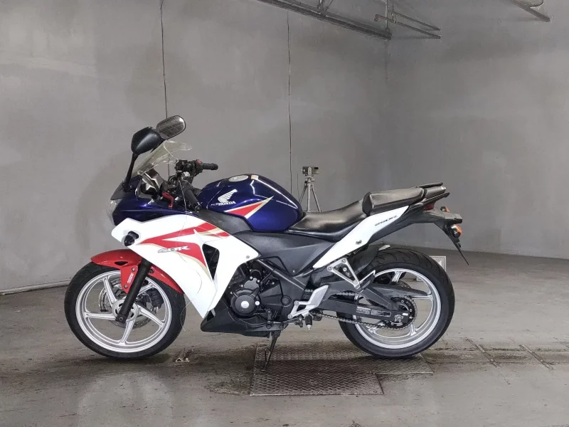 Honda CBR250R