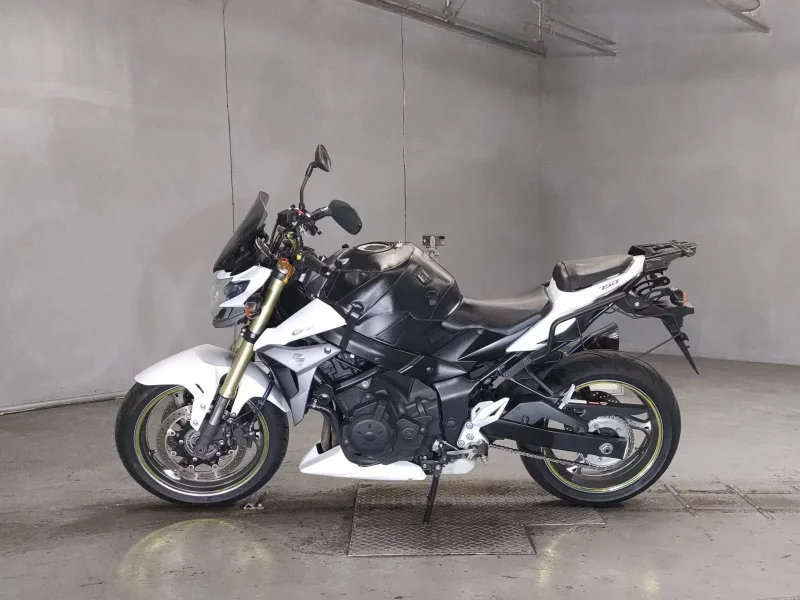 Suzuki GSR750