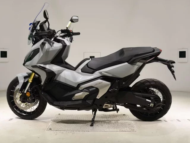 Honda X-ADV750-2
