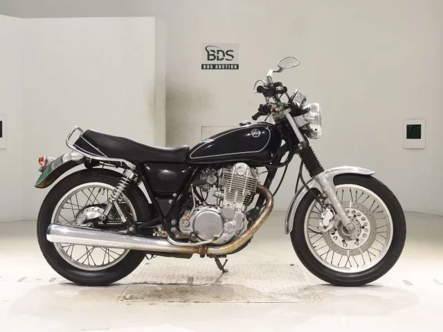 Yamaha SR400-3 лот № 5067 оценка 4  с аукциона в Японии