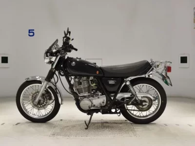 Yamaha SR400-4  с аукциона в Японии