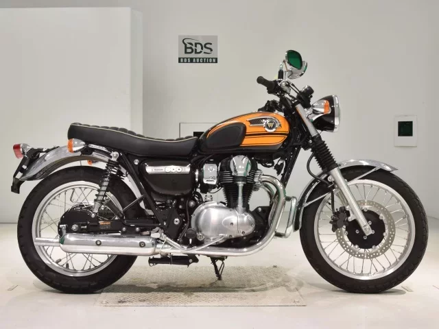Kawasaki W800 лот № 7703 оценка 5  с аукциона в Японии