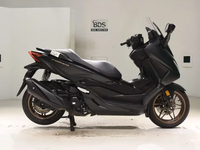 Honda FORZA -6 лот № 5387 оценка 4  с аукциона в Японии