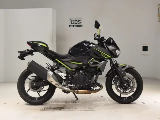 Kawasaki Z400-2 лот № 2951 оценка 5  с аукциона в Японии