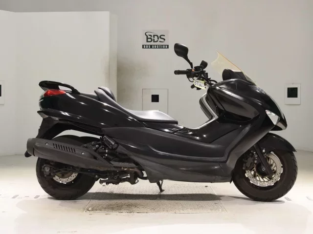 Yamaha MAJESTY 250-4 лот № 0136 оценка 4  с аукциона в Японии